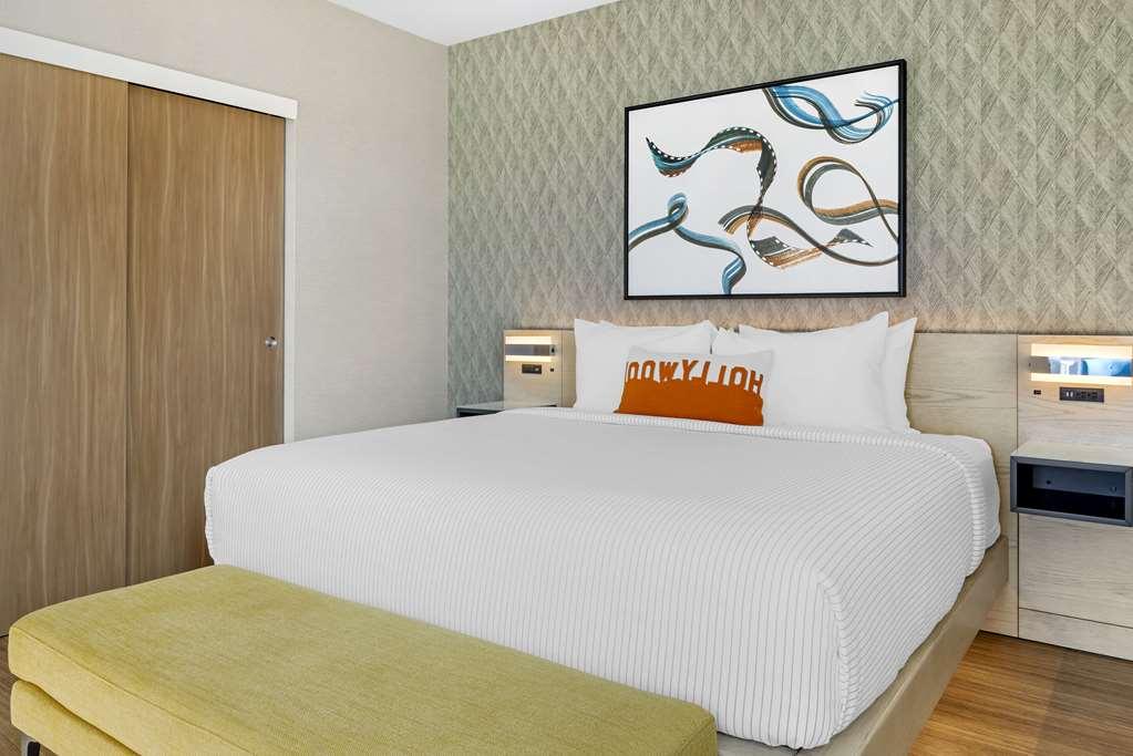 Cambria Hotel Burbank Airport 객실 사진